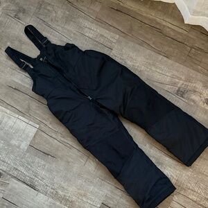 All in Motion Black Water-Resistant Bib